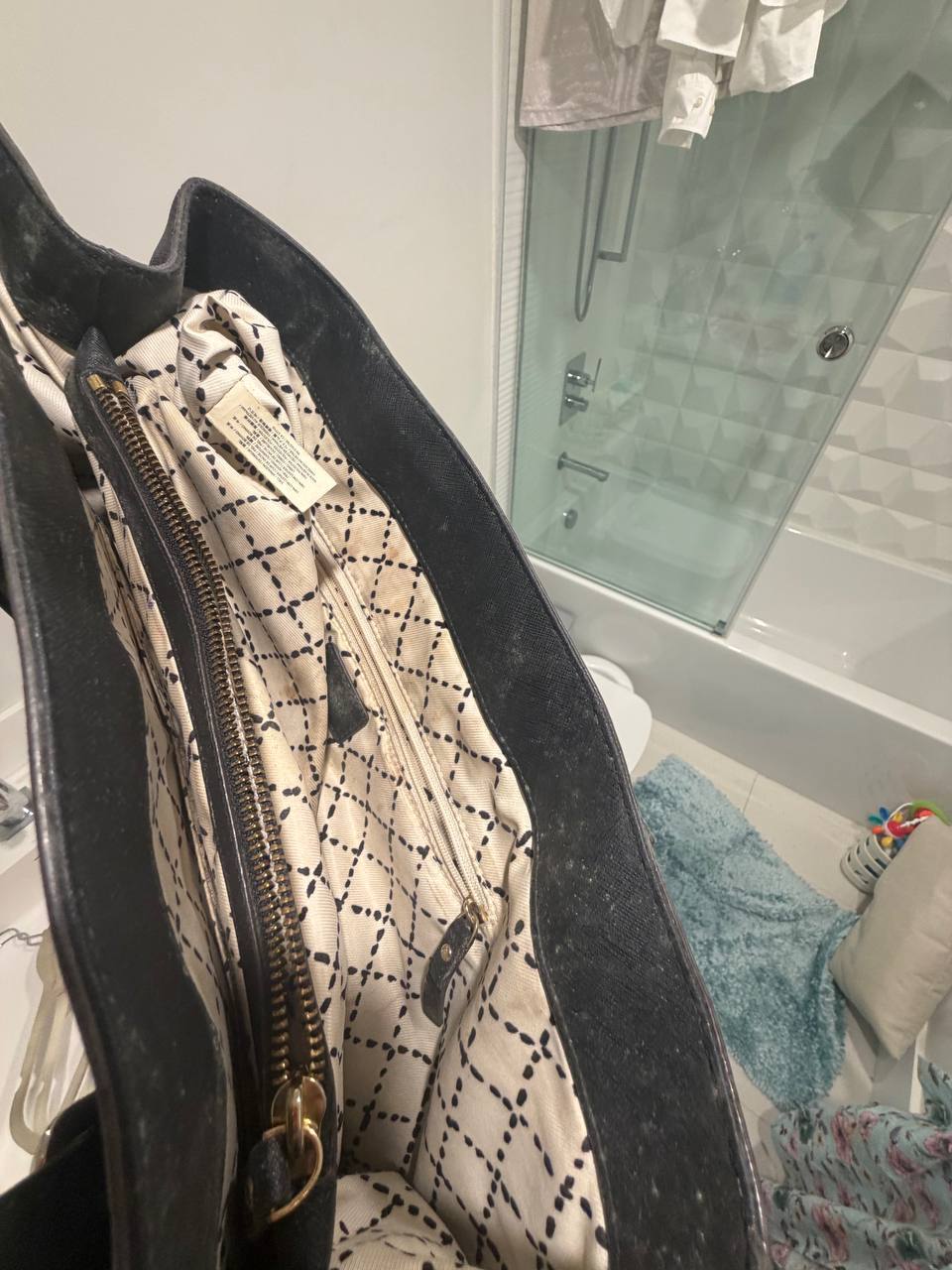 Mold growth on leather handbag stored in closet affected by high humidity