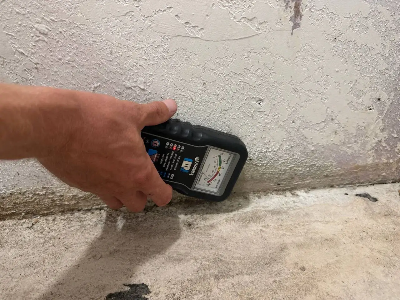 Thermal imaging during mold inspection