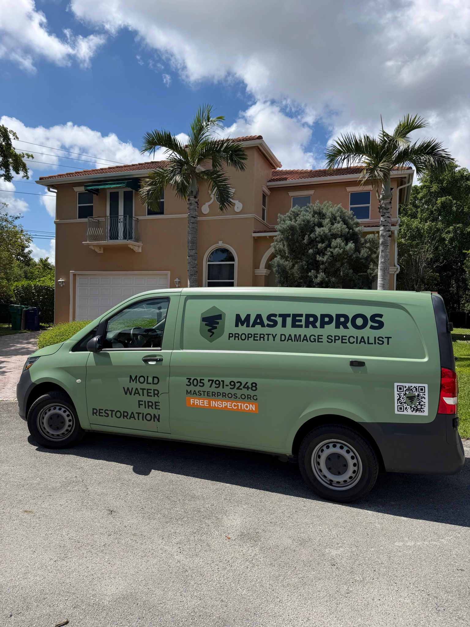 Masterpros cleanup crew on site for a free mold inspection